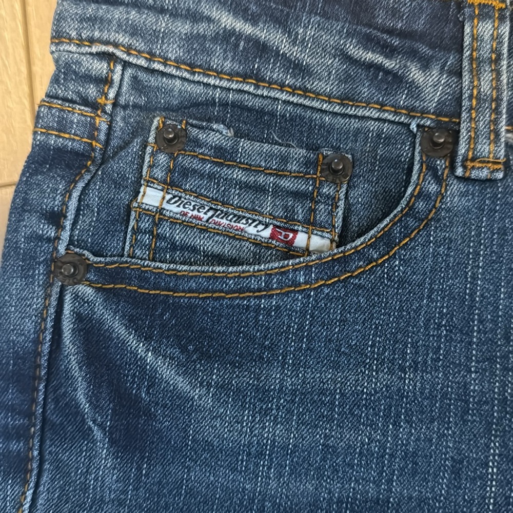 Diesel Rabox Cropped Jeans - Picture 6 of 6
